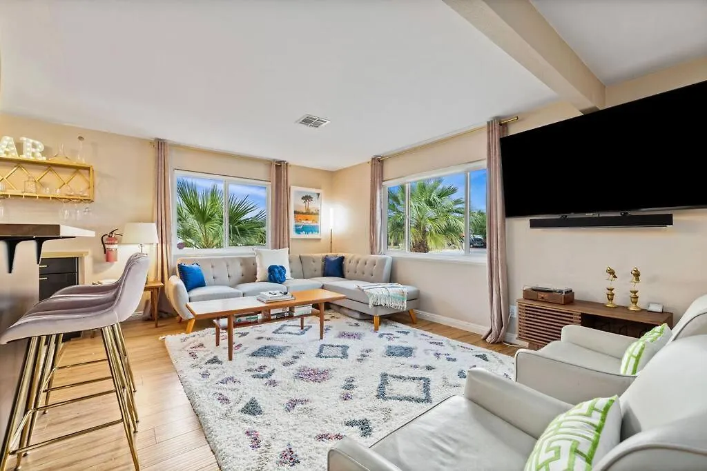 Casa de Férias Casita Cerritos - Luxurious Modern Retreat In Palm Springs Vila Estados Unidos da América