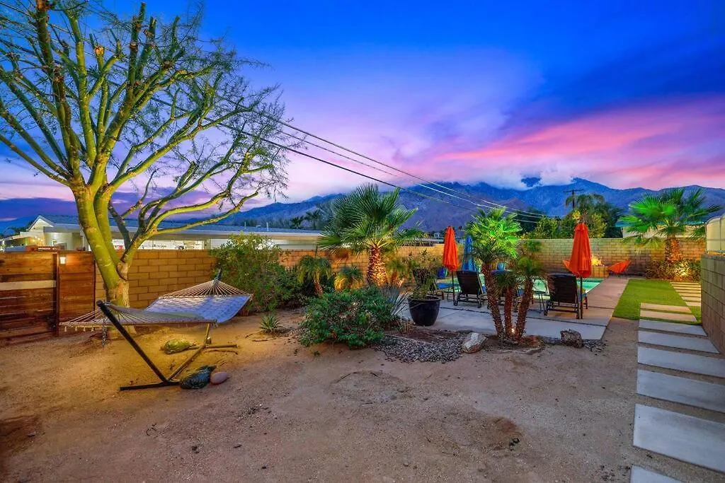 Casita Cerritos - Luxurious Modern Retreat In Palm Springs Vila